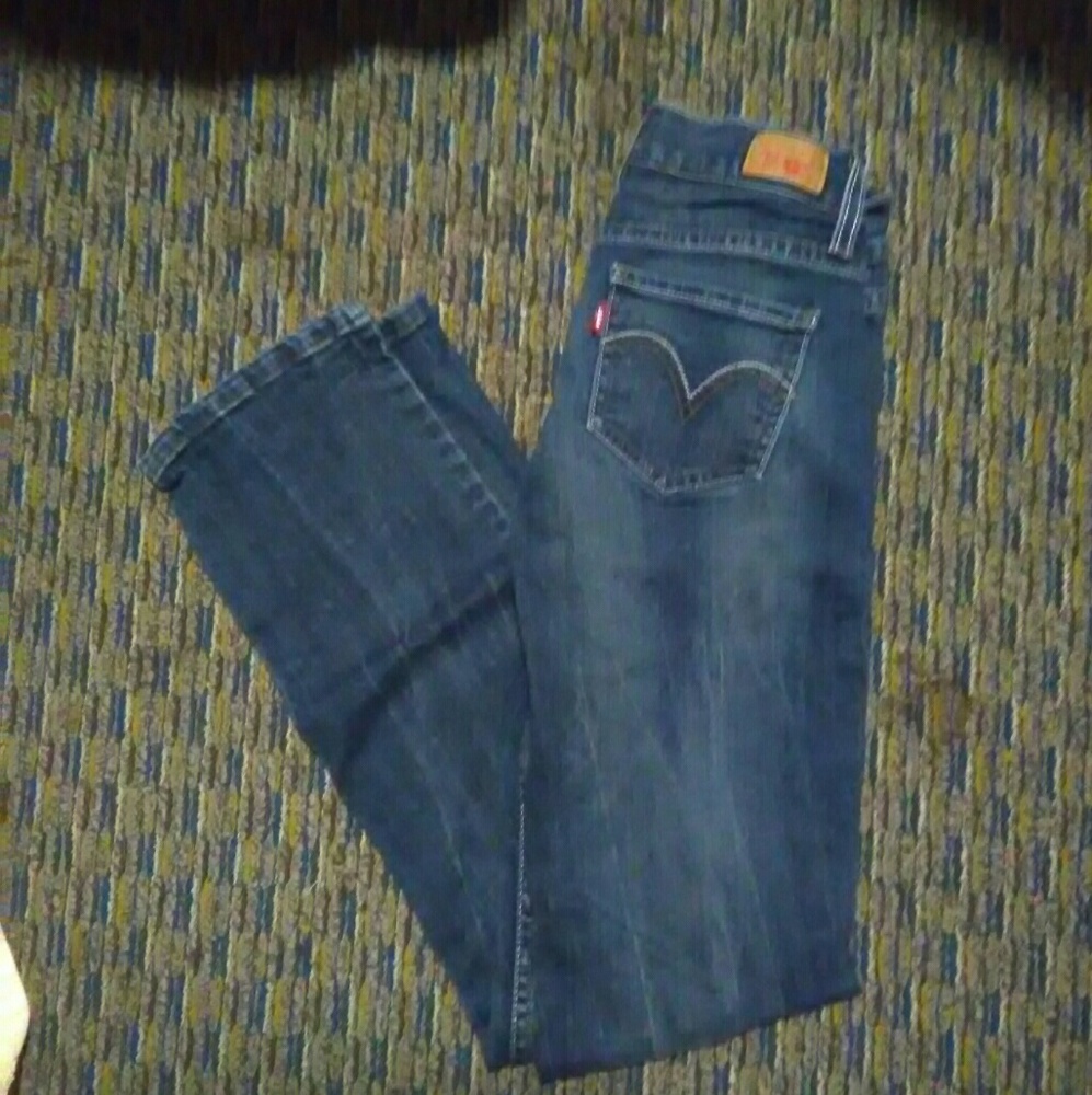 Levi's - Picture 2 of 3